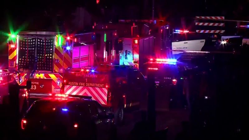 Střelba v centru amerického Austinu: 13 zraněných, po pachateli policie pátrá